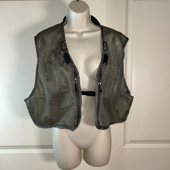 Patagonia Fly Fishing Vest – Mesh & Utility Style, Defect Cut Out Back - Picture 1 of 5